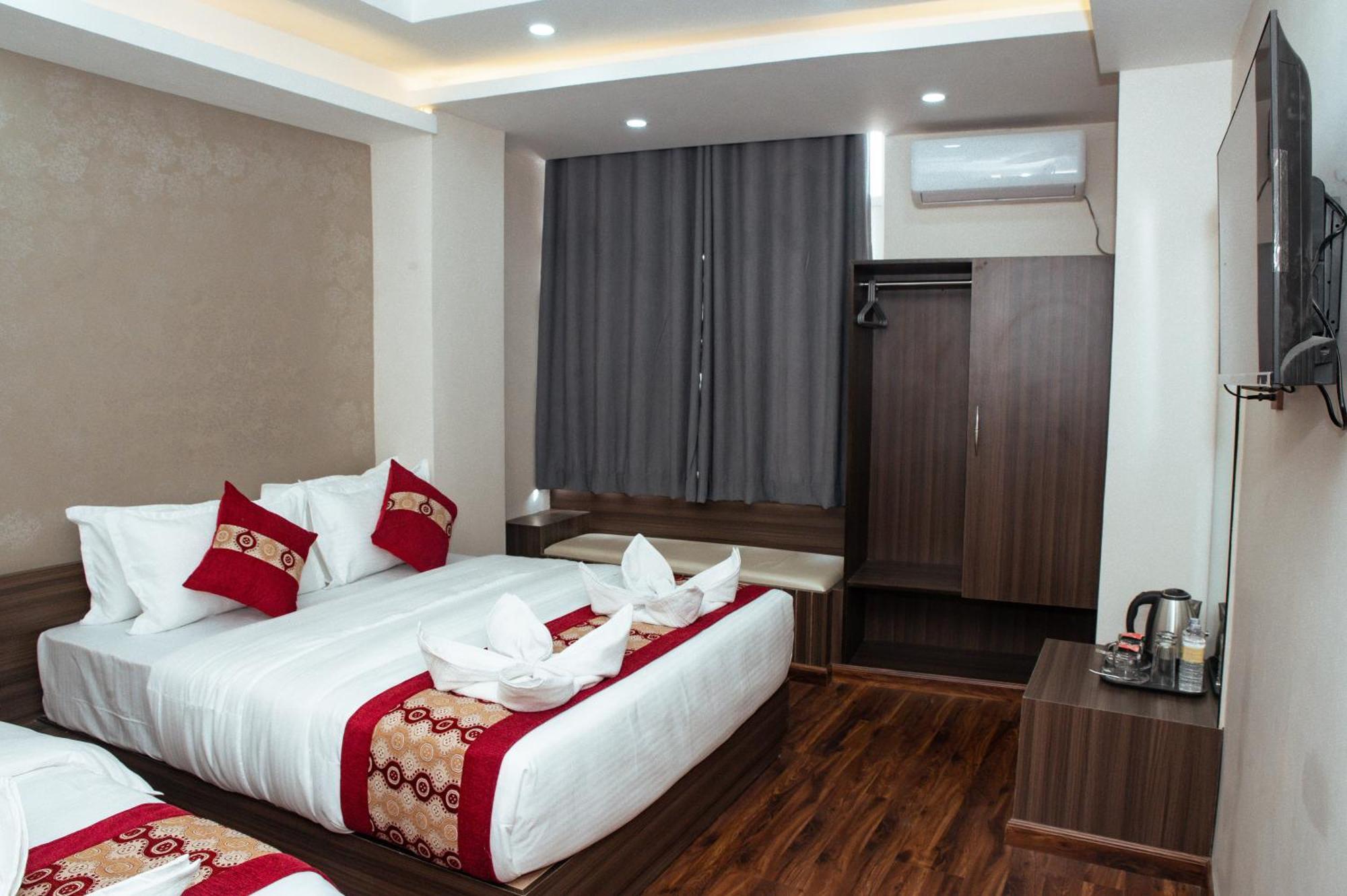 Kusum Airport Hotel Kathmandu Exterior foto
